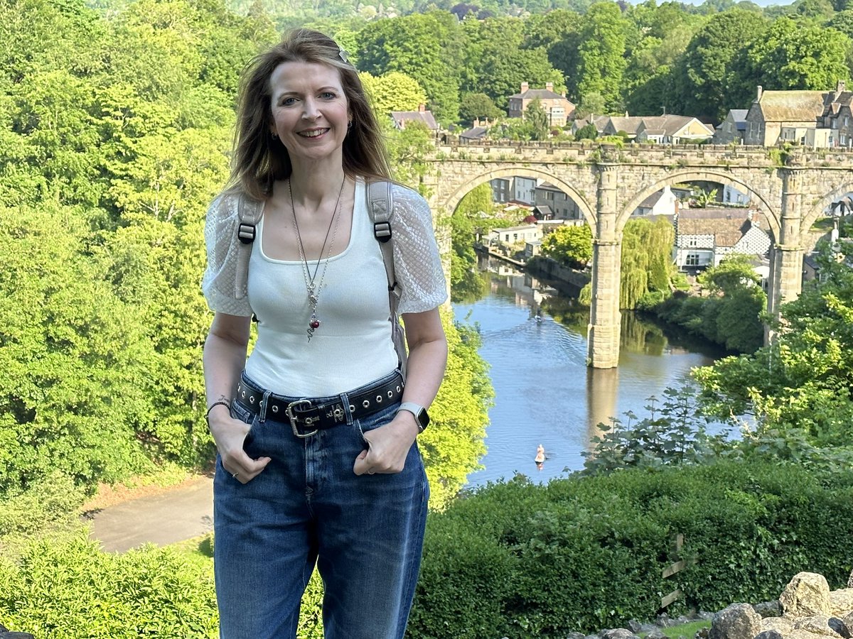 JustLookin07's tweet photo. Lovely #Knaresborough - we stopped for the ‘predictable’ coffee/cake in the upcycyling cafe #numberThirteen - such a nice place! https://t.co/qtNSerBAuU
