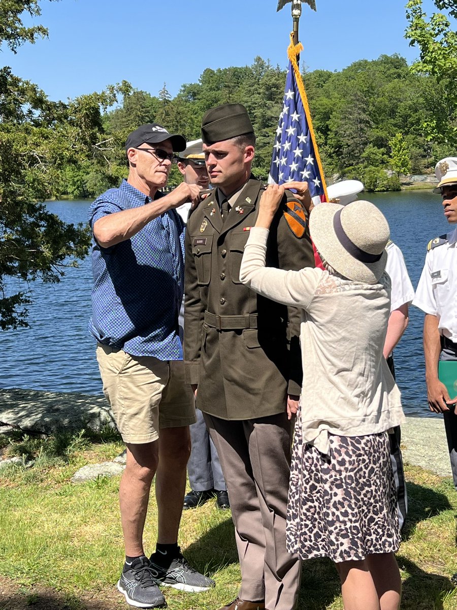 ArmyWP_MBB's tweet photo. Congratulations to Chris and Ben for graduating and commissioning today!

#GoArmy | #USMA2023 https://t.co/9zerKLwwAL