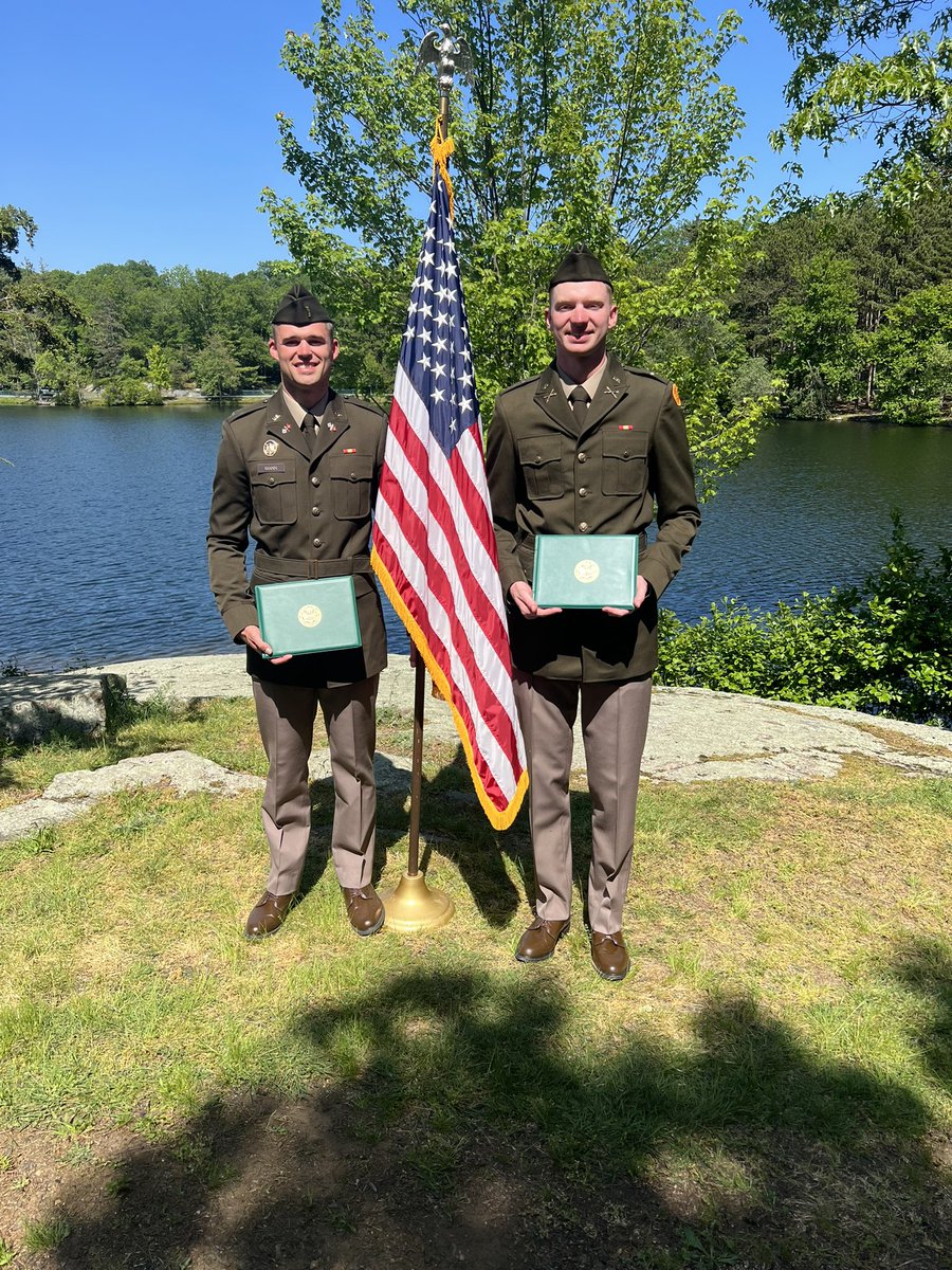 ArmyWP_MBB's tweet photo. Congratulations to Chris and Ben for graduating and commissioning today!

#GoArmy | #USMA2023 https://t.co/9zerKLwwAL