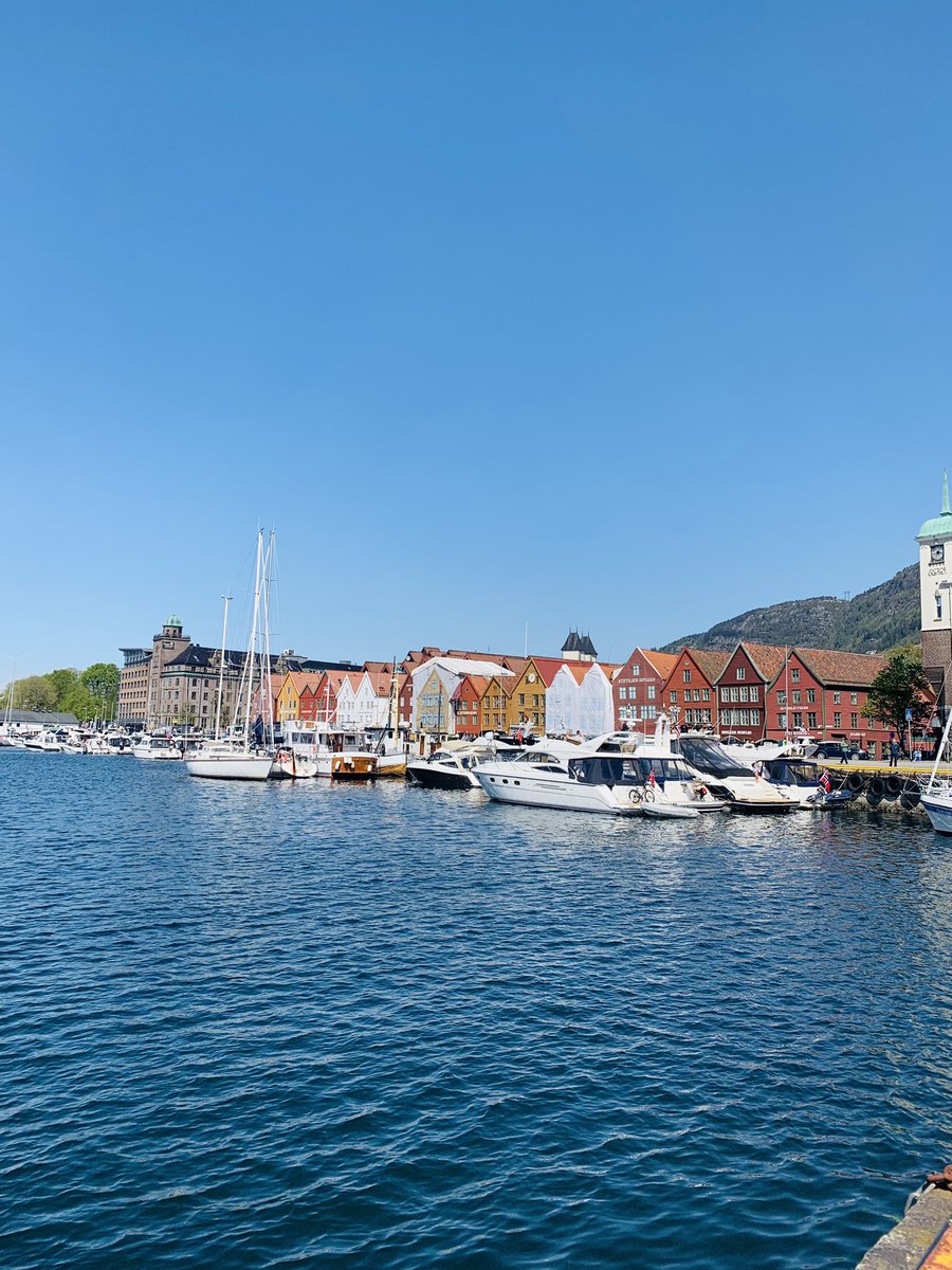 Bergen, Norway 🇳🇴🖤 
#Norway #bergen #travel #sea