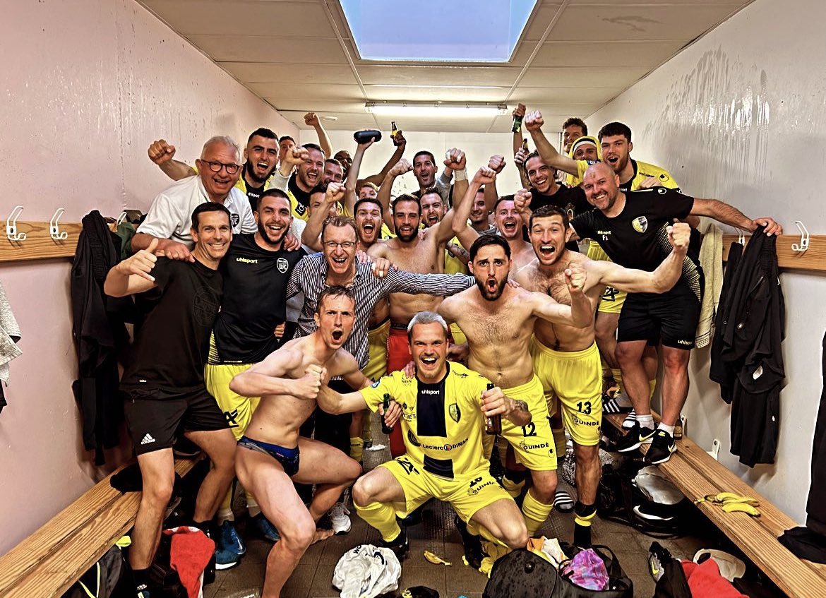 ChampionnatN1's tweet photo. 🔔Vainqueur face à Rennes TA (0-1), Le Dinan Léhon FC a validé sa montée en National 2 la saison prochaine.👏 https://t.co/e826Tnd9Mc