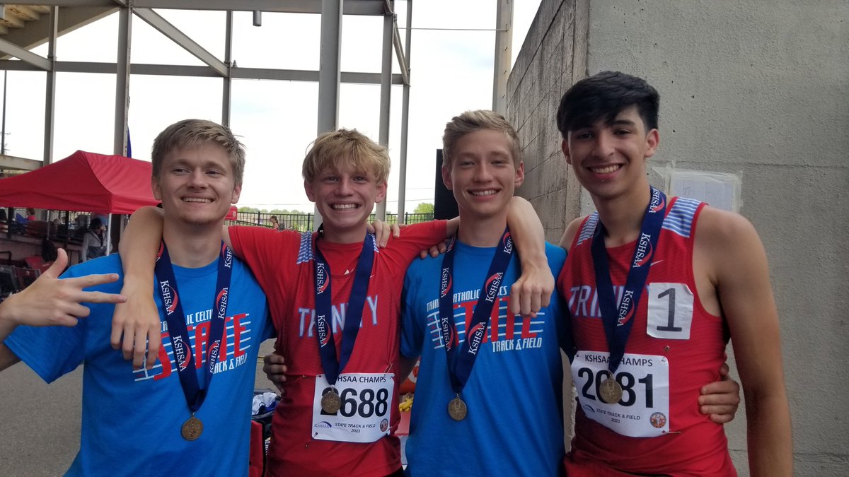 TrinityTrack19's tweet image. 5th place medalists @KSHSAA  state meet in 4x800 @BrendanKiser3 Cameron Kiser, Max Ryan &amp;amp; @GodinaJonah @TrinityCatholic #GoCeltics