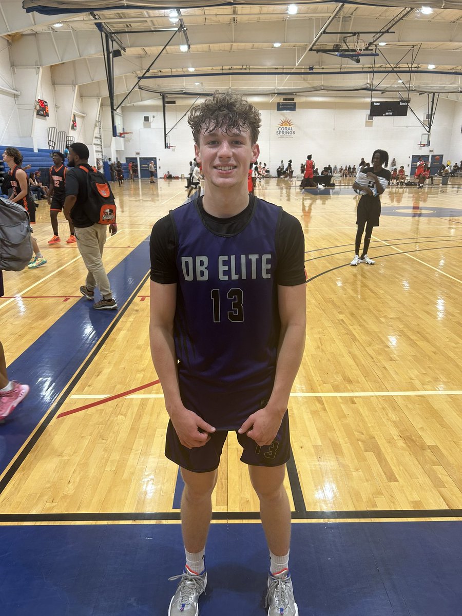 2024 Gabe Marquis <a href="/gabemarquiss/">Gabriel Marquis 🖤</a> with a solid two-way game for DB Elite <a href="/DBelitecircuit/">DBelitecircuit</a>. The 6-foot-1 guard finished with 19 points (three 3’s) against South Florida Elite. Quick/shifty on D. High GPA as well. Nice effort by him and this group from NC @MungertownM