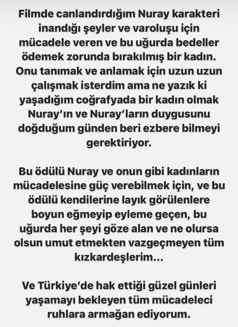 unsalunlu's tweet image. Şahane haber #Cannes 'dan geldi.
"En iyi kadın oyuncu" seçilen @merveedizdar ödül törenindeki şu konuşmasıyla bu ülkenin tüm kadınlarına umut ve gurur verdi.
Kadının adını, fotoğrafını, varlığını silmeye çalışanlara inat...
Kadınlar var, hep var olacak!