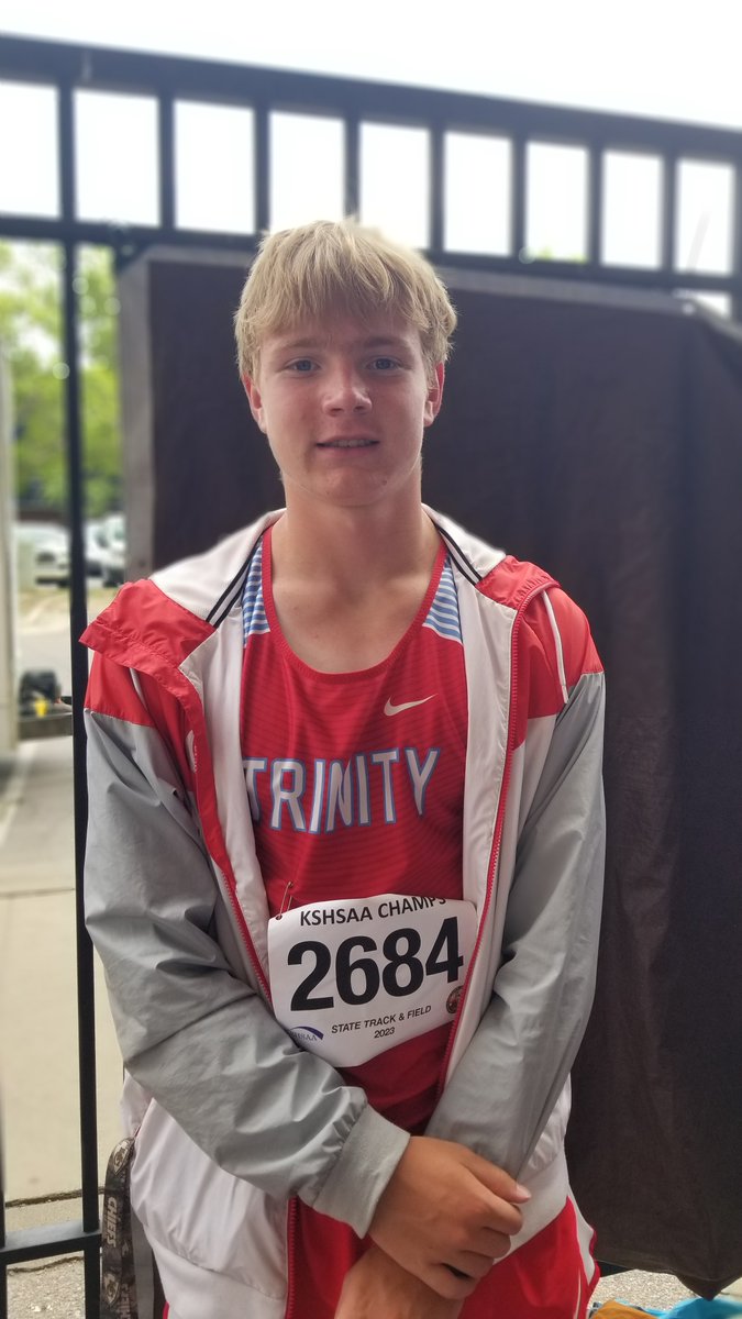 TrinityTrack19's tweet image. What an outstanding day for @TrinityCatholic Isaac Hammersmith finishing 3rd @KSHSAA state meet in HJ!  Great future for this kid!
