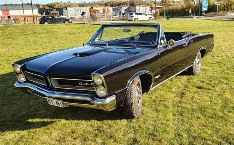 Turn some heads cruising down the street in this 1965 Pont GTO Convertible!!

👉️ bid.bid-2-buy.com/ui/auctions/98…

#weareauctions #naapro #auctionswork #auctions