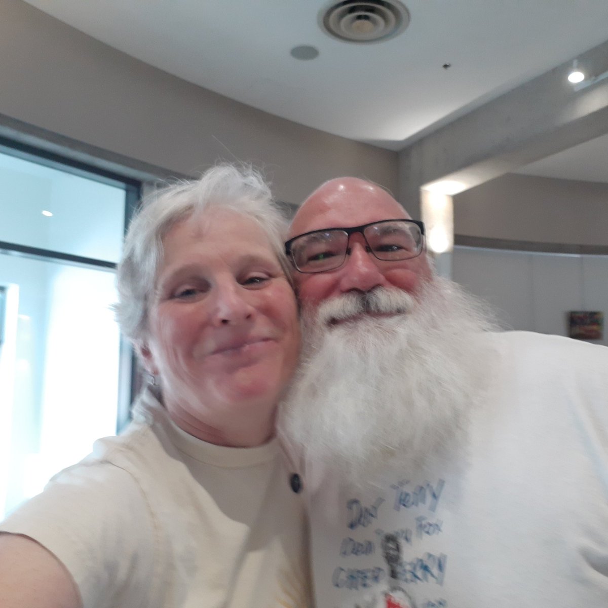 HellainaR's tweet photo. Great day today at #razorsofhope in #Barrie with heads shaved and funds raised for the @TerryFoxCanada! Well done Jason Helmond for bringing it all together - again! Thanks to all for your support 🙏 @barrieTFR https://t.co/j0Vmab9TaL