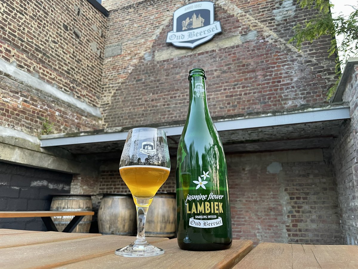 “兰比克在经历了几百年前的寻常饮料地位，
一百年前的战争摧残几近灭绝、
五十年前传统与增味之争的分裂之后，
终于迎来了全球瞩目”
#cantillon #3fonteinen #oldbeersel #beer