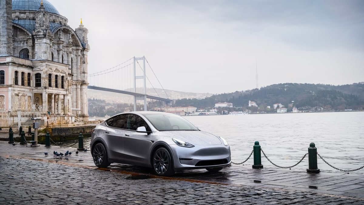 Tesla Model Y стала самым продаваемым автомобилем. t.me/autozoom/6