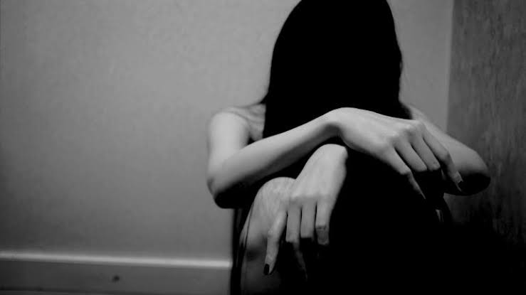 Saeeenn's tweet photo. there are many girls arrested like #SanamJavedKhan #KhadijaShah #tayyabaraja nd many may Allah protect them from dajjali fitna i think this woman behind all this 
#MaryamNawaz #ImranRiaz 
#ImranIsmail 
#rape #rana 
#PressConfrences https://t.co/TPh25Mhnve