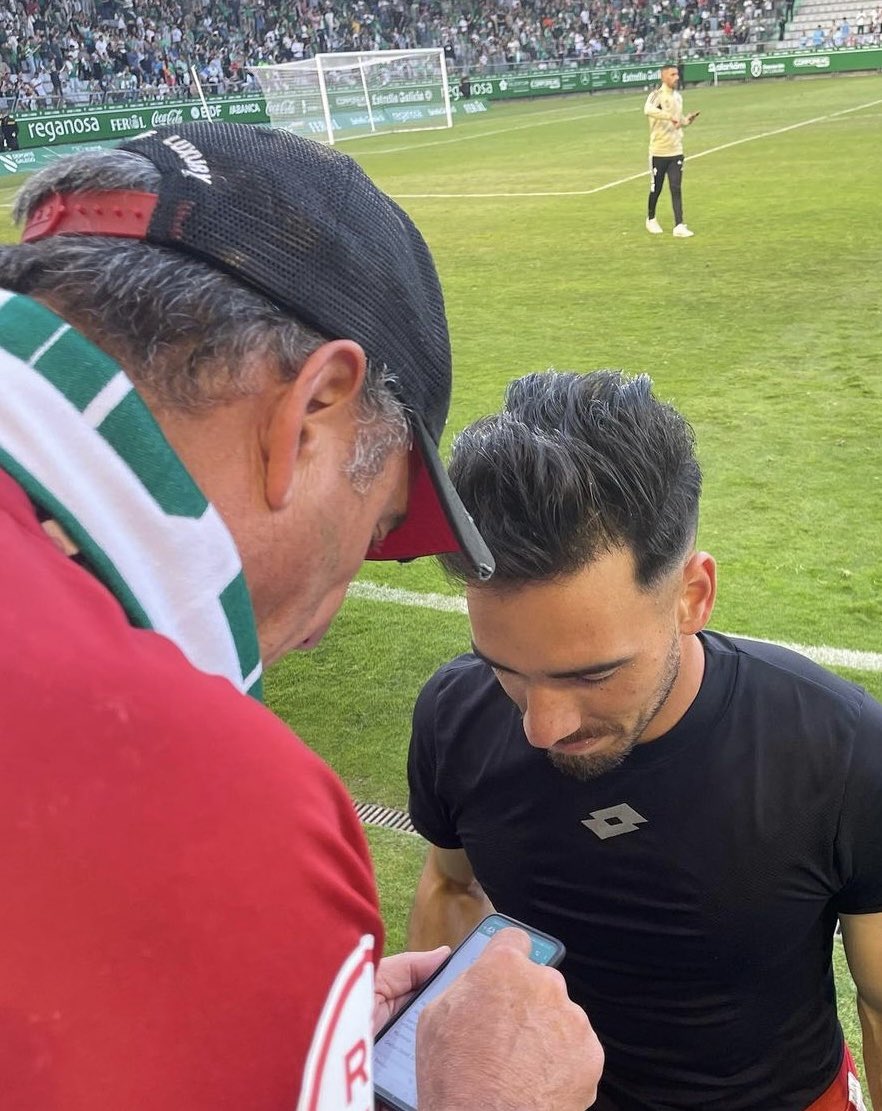 Felicitaciones <a href="/Gazzaniga13/">Gianfranco gazzaniga</a> y a todo el <a href="/racingferrolsad/">Racing Club Ferrol</a> por el ascenso 👏💚