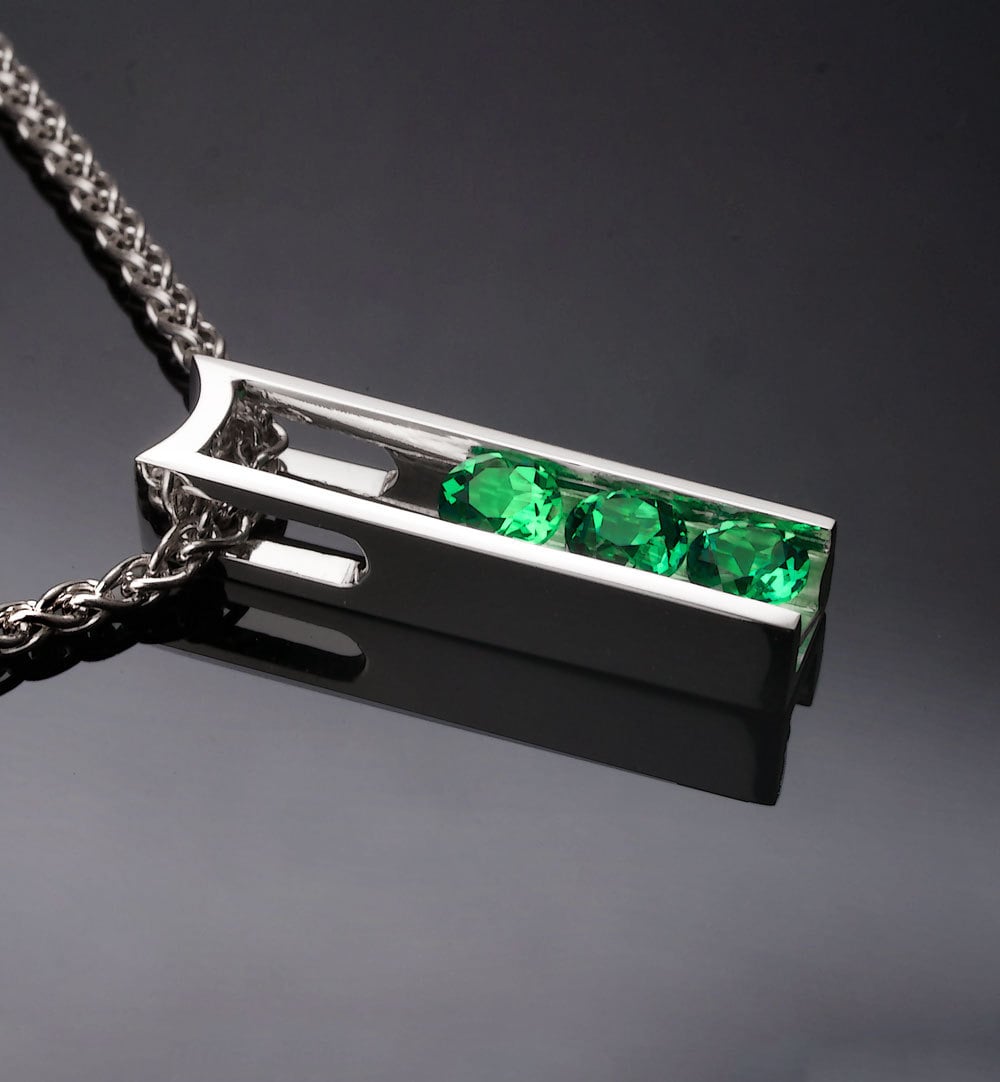 ★★★★★ 'The necklace was beautiful! This necklace was all that I had hoped for.I would order again from this shop without hesitation.' SUE B. etsy.me/3MFmkfx #emeraldnecklace  #ethicalgemstones #chathamemerald