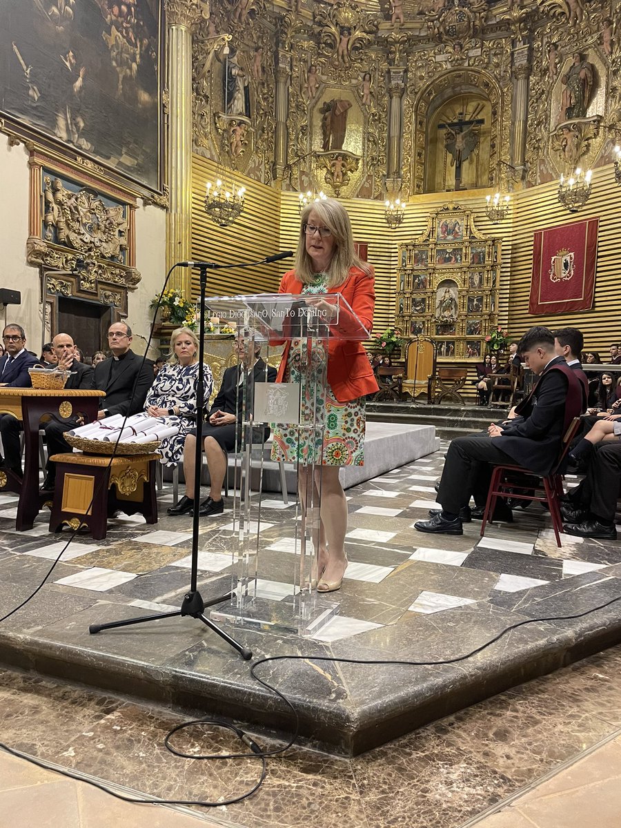 🎓👨‍👩‍👧‍👦“Seguid en la búsqueda del conocimiento, y de nuestro Ser interior, practicando, las virtudes, sin perder de vista de donde venimos y a donde vamos, siempre con la ayuda De Dios”.👨‍👩‍👧‍👦🎓. Discurso de padres de 2º de Bachillerato. 
➡️colegio.cdsantodomingo.com/2023/05/20/seg…