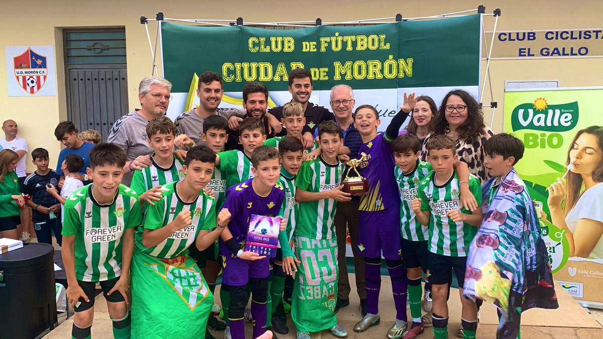 📷TORNEO-FASE FINAL

🏆Trofeo Equipo 1er Clasificado (CAMPEÓN)

✔️<a href="/RealBetis/">Real Betis Balompié 🌴💚</a> 

🥰¡ENHORABUENA!👏🏽

<a href="/AbelSegoviaVega/">Abel Segovia Vega</a>
<a href="/cfciudaddemoron/">Club de Fútbol Ciudad de Morón</a>

#IXTorneoFBCiudadDeMorón