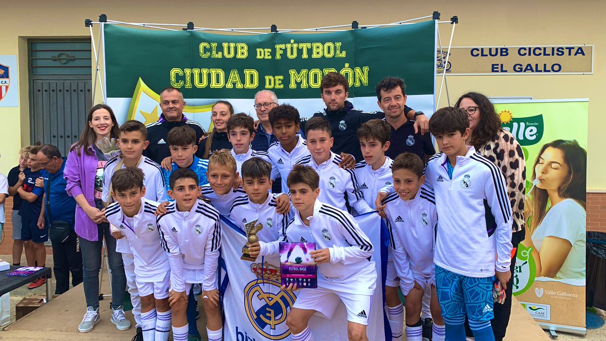 📷TORNEO-FASE FINAL

🏆Trofeo Equipo 2º Clasificado (SUBCAMPEÓN)

✔️<a href="/realmadrid/">Real Madrid C.F.</a> 

🥰¡ENHORABUENA!👏🏽

<a href="/AbelSegoviaVega/">Abel Segovia Vega</a>
<a href="/cfciudaddemoron/">Club de Fútbol Ciudad de Morón</a>

#IXTorneoFBCiudadDeMorón