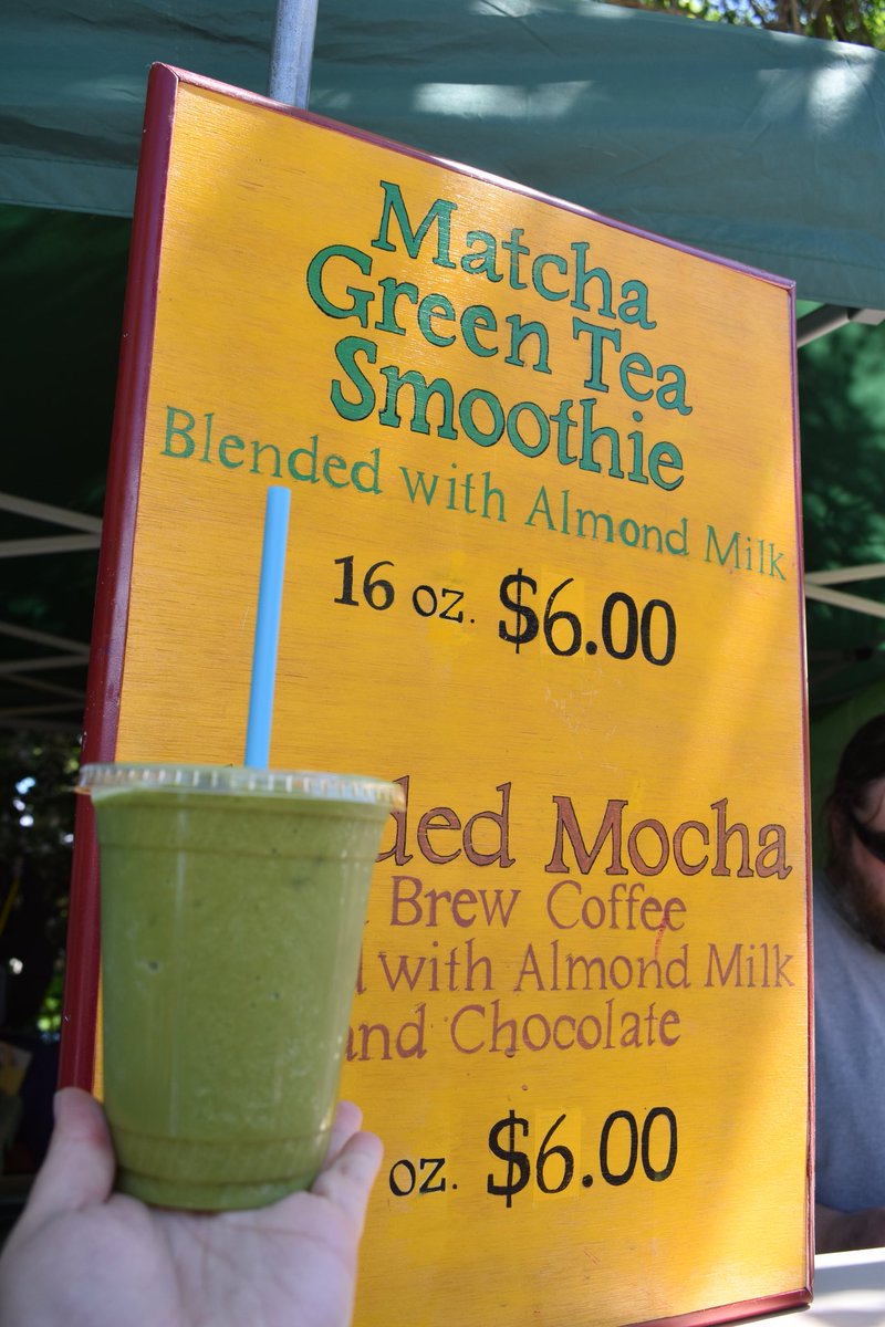 SaturdayMarket's tweet image. 🥤 One of the best things about our International Food Court is the ability to get tasty food from multiple booths! Like this matcha smoothie ribs combo from LuLu's Smoothies and The Bold Flavor. You can find LuLu's Smoothies in booth #F07 and The Bold Flavor in booth #F06. 🍖