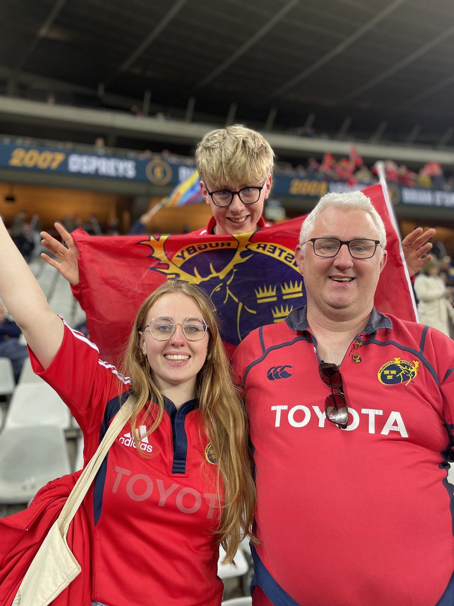 nicole2015d's tweet photo. the stuff of dreams. what a club #STOvMUN #RedArmyinSA #SUAF
@MRSC16 @Munsterrugby https://t.co/TPhvDNxWo1