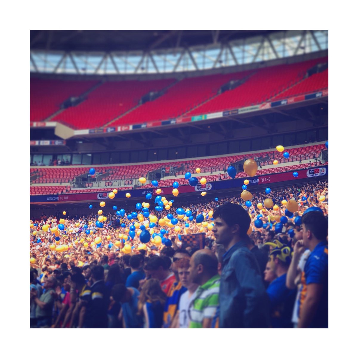 #OTD five years ago in 2018…

I got to cover @ShrewsburyTown in the League One Play-Off Final. Sadly ended in defeat but will always be a day I’ll never forget.

#Salop