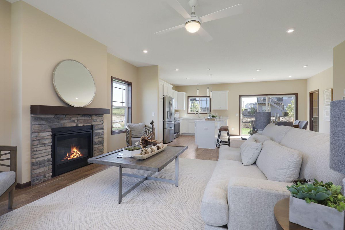 You have to see this home! 3 BD/ 3 BA in Dundas. Call/text/DM me for details.  cpix.me/l/170430958