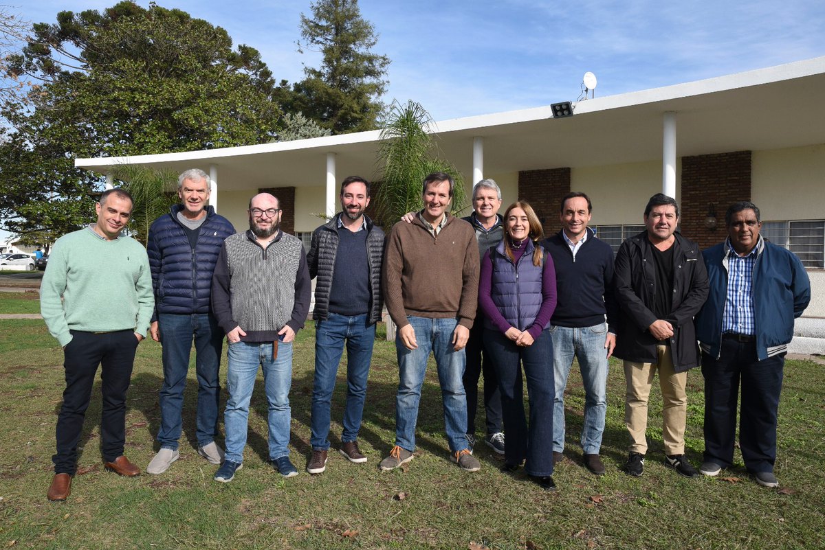 Gracias a los referentes de <a href="/juntoscambioar/">JxC Juntos por el Cambio</a> de Junín que vinieron a compartir un momento. Hay un objetivo en común que merece el esfuerzo y la unidad <a href="/danyatavela77/">Danya Tavela</a> <a href="/rodrigo_esponda/">Rodrigo Esponda</a> <a href="/scanavinof/">FERNANDO SCANAVINO</a> <a href="/LuisChami6/">Luis Chami</a> Javier Prandi, Sergio Adaro, <a href="/mbriolotti/">Mariano Briolotti</a> José Molinari, Alejandro Franco