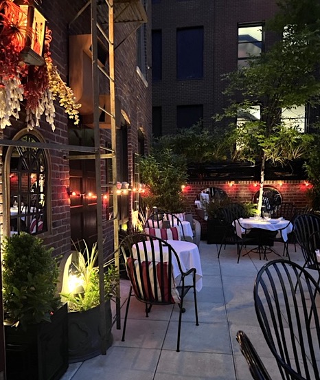 #DinnerWithAView
If you haven't checked out our rooftop patio, you might wanna.

 #sharethelex #lexingtonky #ky #kentucky #visitlex #downtownlex #local #lexlocal #lexvegas #lexdining #kyproud #kentuckyproud #kytourism #southernliving #bluegrasshospitality