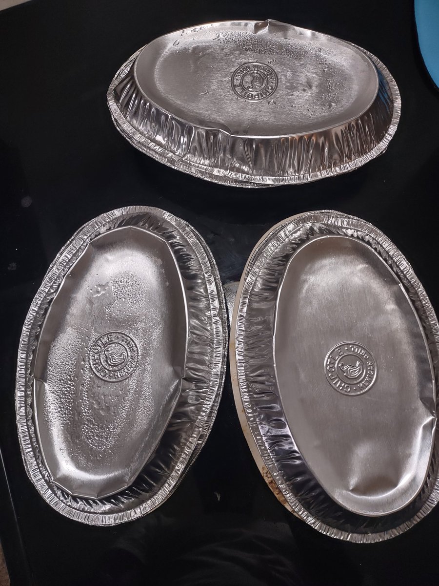 Napoleon_A's tweet photo. Not labeled and wrong items... Still unsure who is getting what @ChipotleTweets https://t.co/bwfQYVcb18