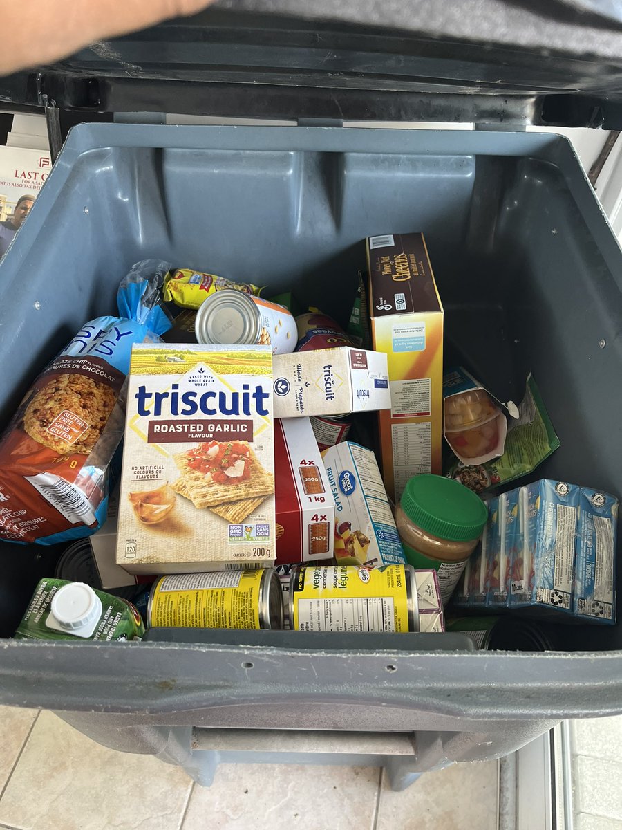 Give30YGK's tweet photo. Masha Allah. Congratulations to the amazing students of the ISK Evening & Weekend School for their #Give30 #Food Drive for @FoodBankKtown The van is full with the seats down in the van plus 2 boxes in front. Came back to the Gr 4-6 session & the bin was full again! Alhamdulillah https://t.co/wm8O179ch0