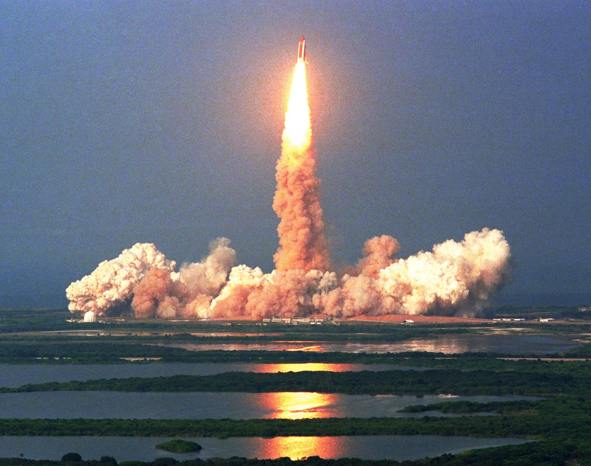 SpaceAboveUs's tweet photo. New episode! On STS-91 we'll try out a new external tank, learn a little physics, and find out what Mir upper management thinks about the state of the space station. Oh, we'll also bring Andy Thomas home and wave farewell to Mir forever. https://t.co/iuKRpnthrV #STS91 1/6 https://t.co/QNnzEUBJ4e