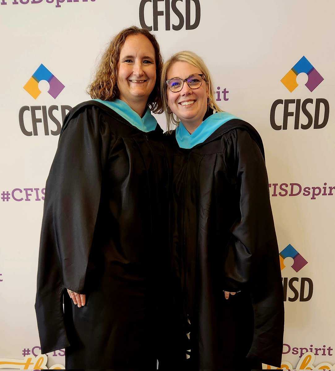 Two lifelong friends and @cycreekhs alumni celebrating the @CyFair_BFND Bobcats at their graduation! Congratulations! #BFND #AhhCC #cfisdspirit