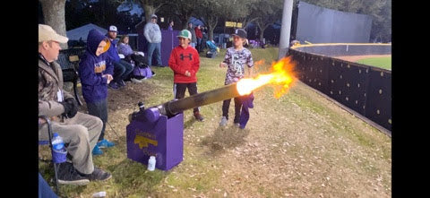ecubbcannon's tweet photo. Boom!!!!! #fireinthehole ⁦@American_BSB⁩ ⁦@American_Conf⁩ ⁦@ECUBaseball⁩ https://t.co/DcOicz4ywB