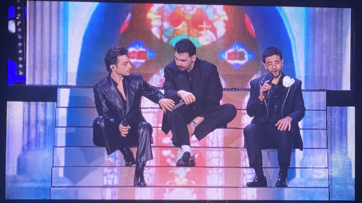 baroschettoble_'s tweet photo. non servono parole. Solo tanto amore
🤍
#TuttiPerUno @GianGinoble @IBoschetto https://t.co/f2udACcauC
