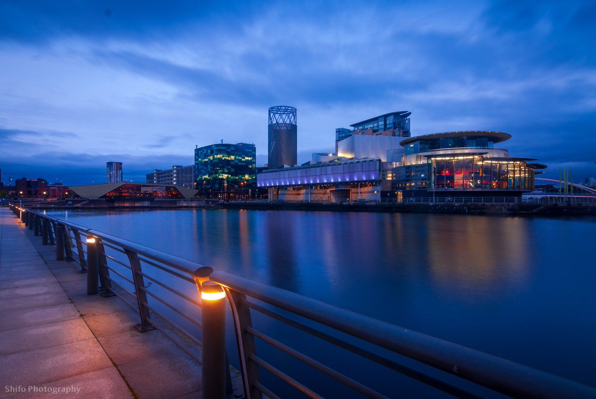 Sharing my artwork for night photography for my lovely city. 

#longexposure #PhotoChallenge2023May #photography #nightphotography #nikonphotography #tokina #nikonuk #Manchester