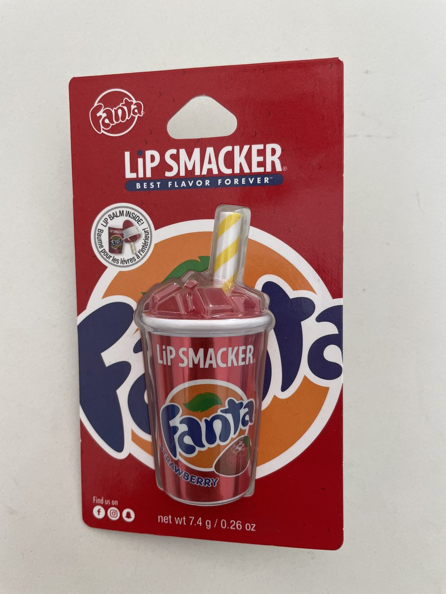 dsantat's tweet photo. I’d like to thank all the awesome teachers and librarians who have given me they cool Fanta themed swag over the past few months ❤️#AFirstTimeforEverything https://t.co/4aG8mIoUEB