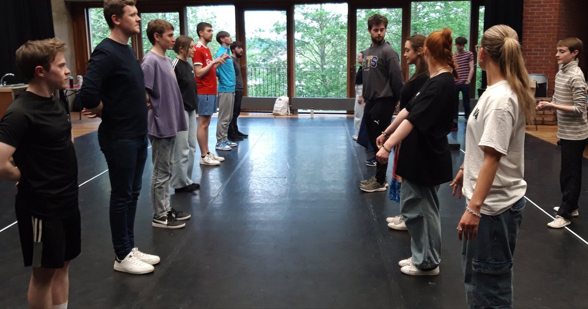 LyricLearning's tweet image. Interesting week in Anne Boleyn rehearsals - everything from Tudor courtly dance to boxing!
