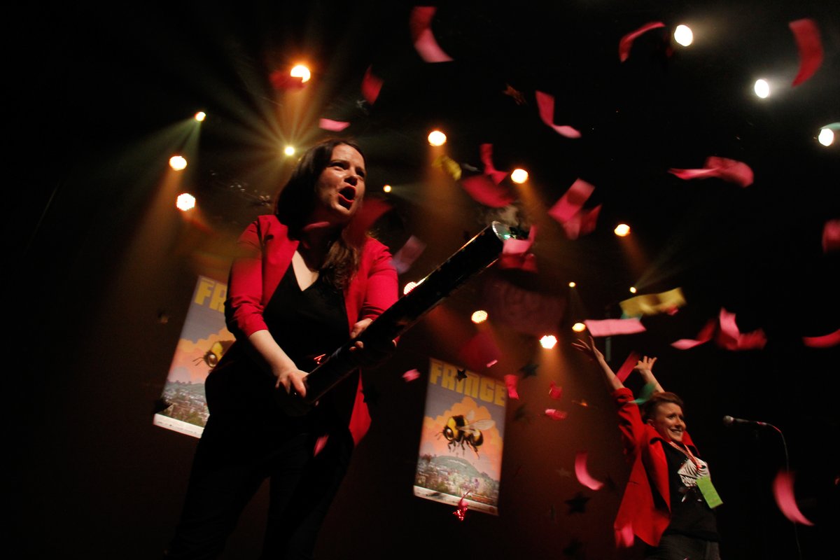 Le grand décompte est commencé avant le Fringe-For-All! Serez-vous des nôtres ce lundi 29 mai au Club Soda dès 19h? 🐝💃🥳 
--------
The big countdown has begun before the Fringe-For-All! Will you be joining us this Monday, May 29 at Club Soda from 7 p.m.? 🐝💃
