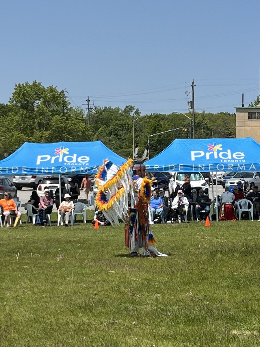 CdnPercy's tweet image. Did a thing today!  Outdoors.  With lots of people! #Toronto #IndigenousPride🌈 #2Spirit