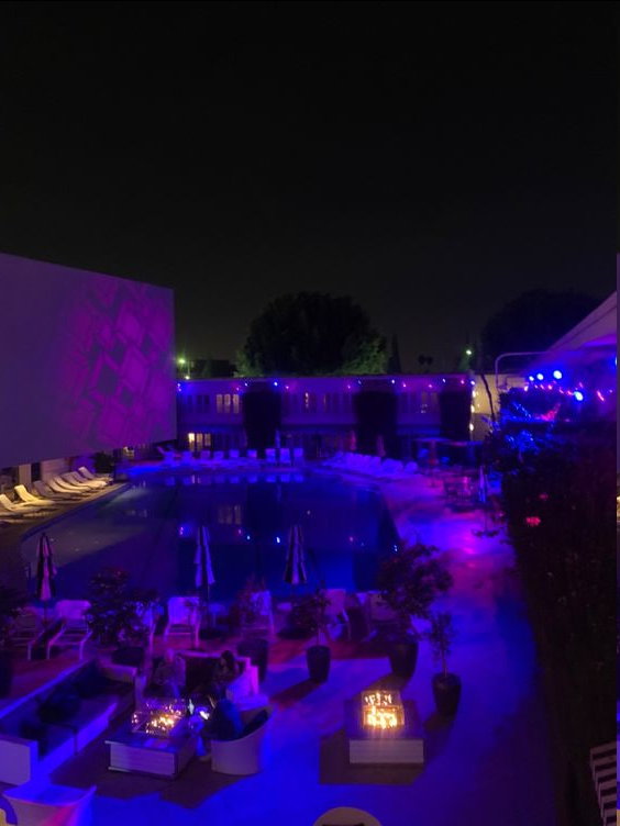 Aspesia1's tweet photo. Fresh space, close friends and pumping beats - that's how we party tonight! #PartyGoals #nightout https://t.co/FkNYqHB46Z