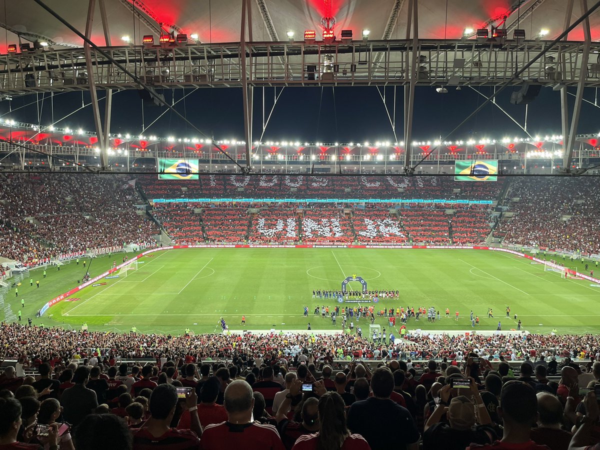 VINI JR. TRIBUTE AT FLAMENGO 🇧🇷❤️🖤 Vinícius Júnior's childhood club make strong show of support for former star during club's 1st home match after Brazilian was racially abused in Spain last week. 'All are with Vini Jr.'