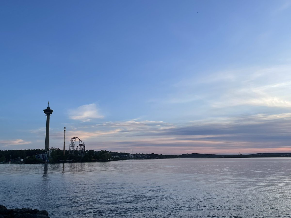 Perimanselainen maisema hämärtyvään lauantai-iltaan #manse