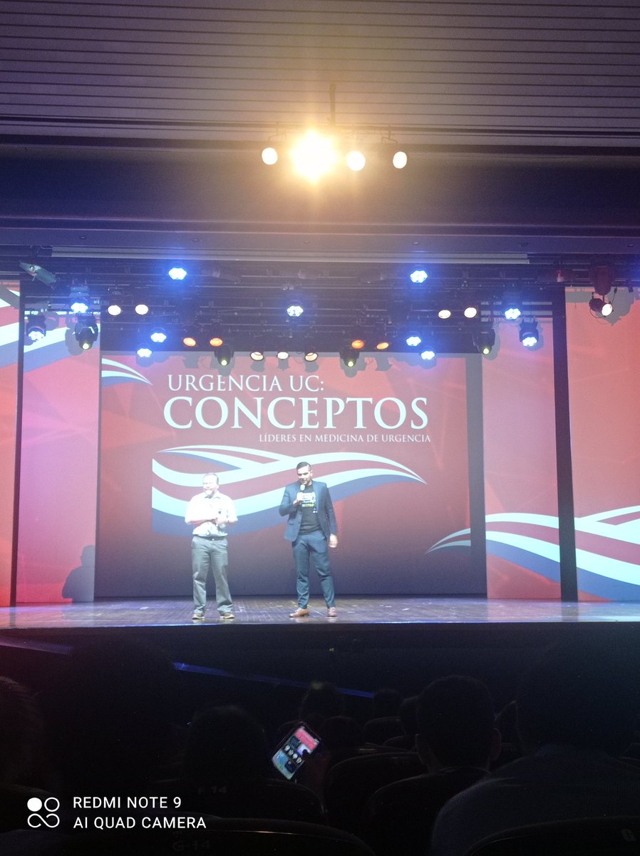 ohl8697's tweet image. Cerrando #conceptos_cr los maestros @BuitragoYah @huoscar... Un éxito como todos los congresos de @ASOCOMEm