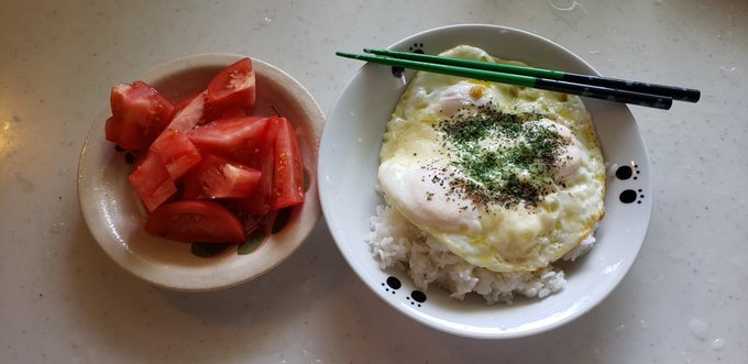 おはようございます!
今日は午前中にちょっとジムに行って少し筋トレ、
午後は電車に乗って人に会いに行くので朝ごはんはしっかり、匂いのつかないものを食べました。
朝こそしっかりタンパク質摂取して元気になっとかないと・・・!🥚🍅🥗
#筋トレ #運動 #健康 #ダイエット 
