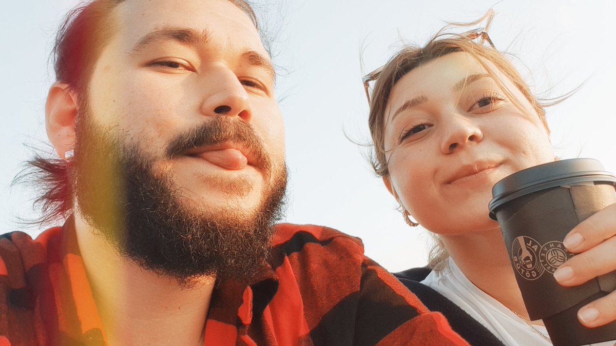 İki gönül bir araya gelince güneşli günler hep önümüzde olur.
Senin güzel kalbin hep yolumu ve yolumuzu aydınlatsın sevgilim