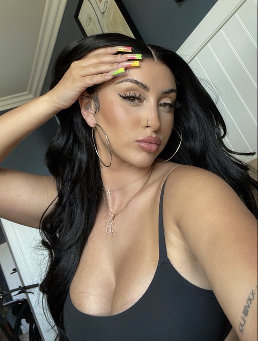 Hi😋 https://t.co/nEsaLLVjn4