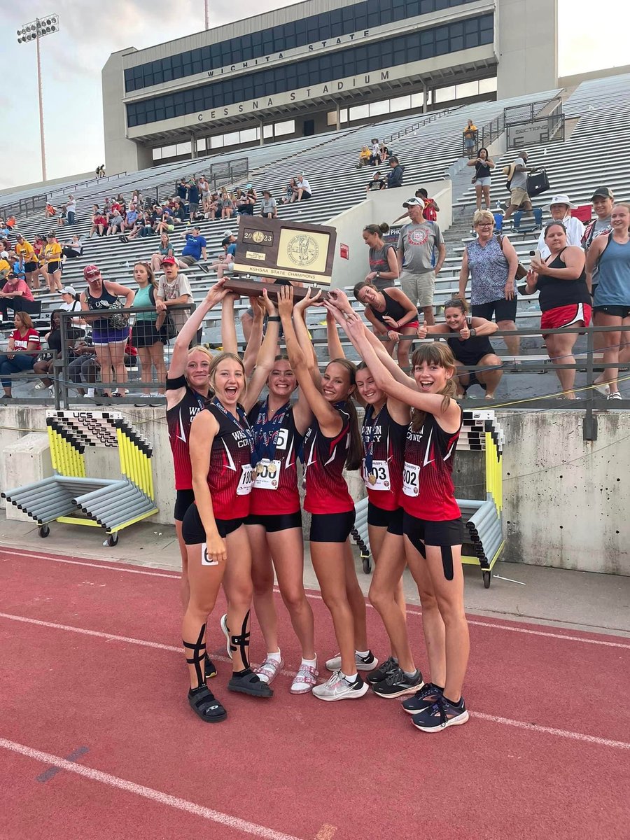 TryonTommy's tweet photo. Blessed is an understatement! 1st Girls State Championship in Track since 97 for Washington County! These girls are competitive, talented, and great people! What a great weekend! #feedthecats #betigerstrong #finishedit https://t.co/IIYBxrEi2d
