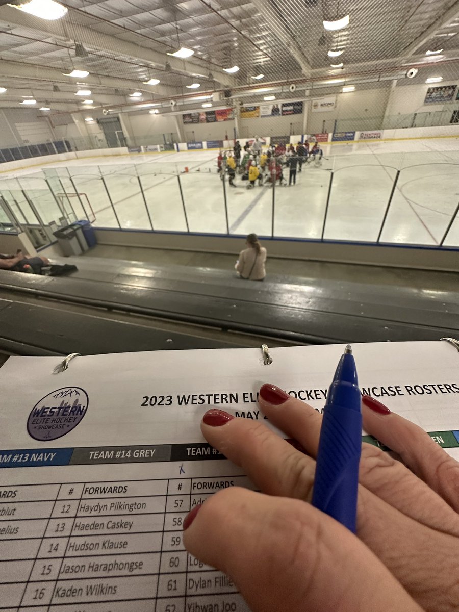 A little goalie ice to finish off my day 🥅🏒🥅 Hockey from morning until night, 13.5 hours today! (not a complaint, it’s exactly where I belong ☺️) 
#myhappyplace #feelslikehome #hockey #goalies #goalieice #showcase #neverenough #livinthedream