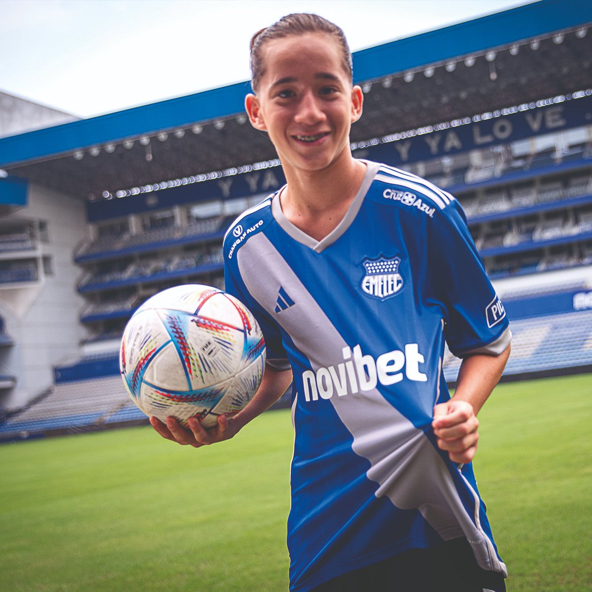 🔥Sencillamente espectacular 😎

¿Ya adquiriste la nueva piel? 👀

🔛 Puedes hacerlo en la tienda adidas del estadio George Capwell y en todas las tiendas adidas performance 🔝

#PorEmelec #SiempreJuntos🤜🏻🤛🏻⚡