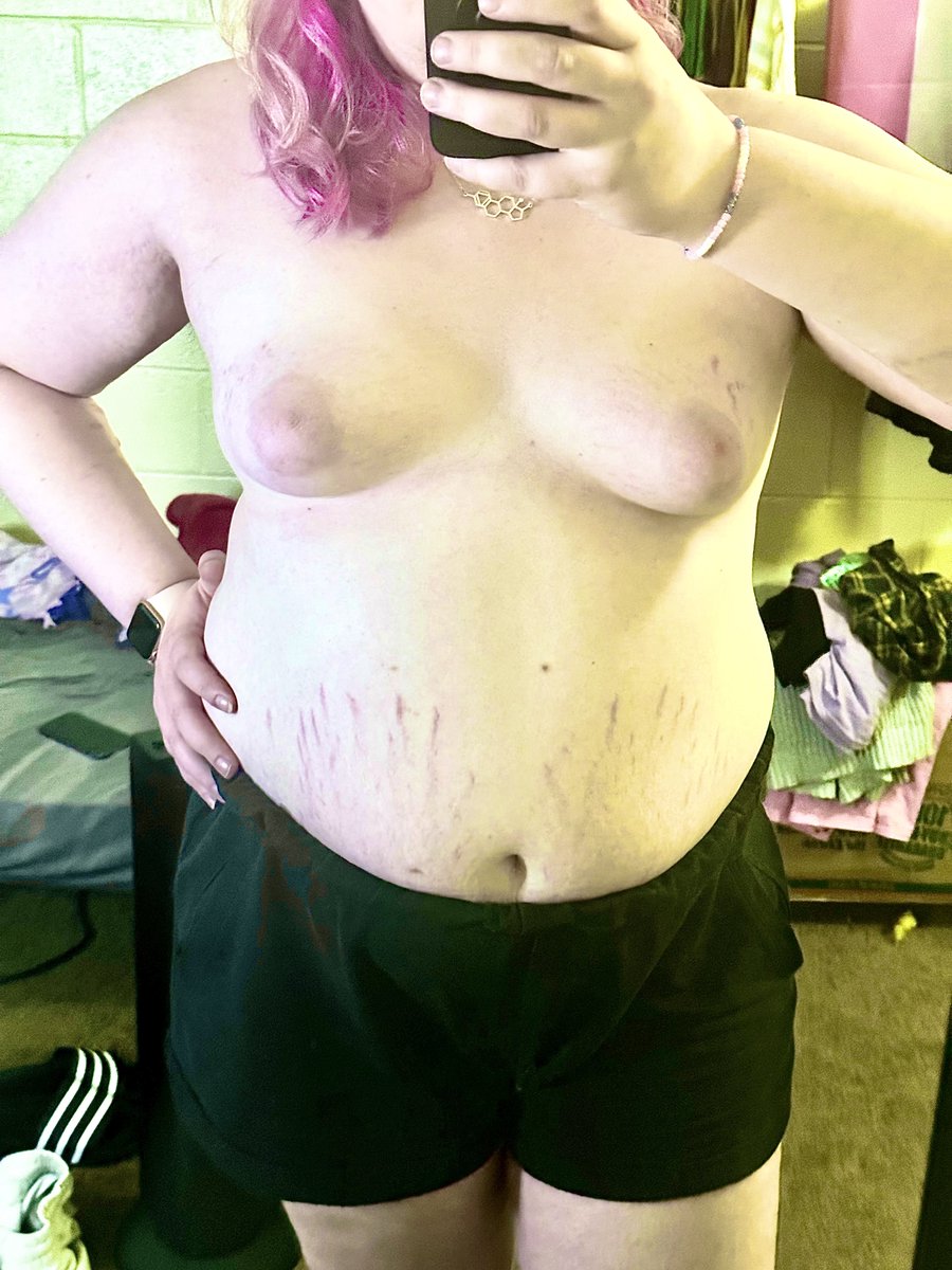 pr1ncessww's tweet photo. i have legit boobs all of a sudden 🤷🏼‍♀️ https://t.co/aphnw7oEOr