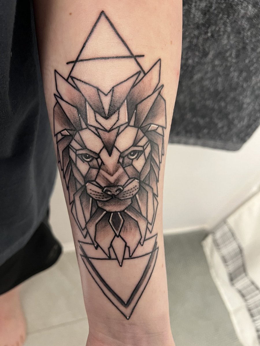 stephpranke's tweet photo. Finally blasted my arm 🤩 https://t.co/JE4fclFJ3Z