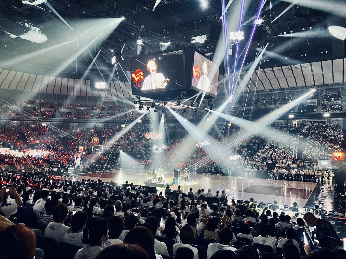 第ゼロ感の生演奏はバチボコかっこよかった！！！.｡ﾟ+.(*''*)ﾟ+.ﾟ🎸🏀
「俺ら、ここ横浜アリーナでもライブやったことがあるんですが、3階の1番上の声も届きます！選手にも声が届きます！」って盛り上げてくれて最高✊🏻❤️‍🔥 ̖́-
#10FEET