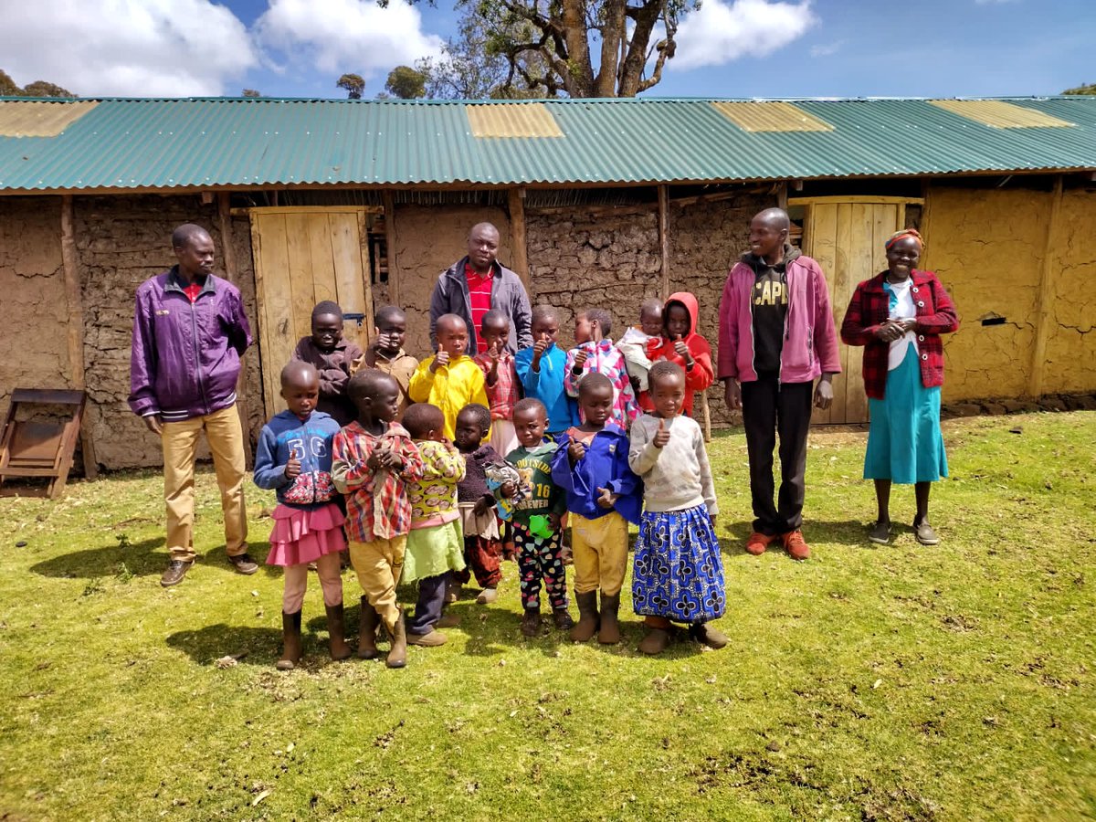 MInjete's tweet photo. Here I go, deep into the forest, up of the mountains. Just to take the Gospel to the unreached #OgieksofMtElgon #andthegospeloftheKingdomshallbepreached. Let's have heart for such like communities. Behind us, is a school, on the peak of Mt Elgon, in need of teachers https://t.co/s2gISdPJfb